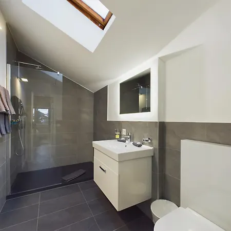 Majestic View Alpine Retreat Appartement *