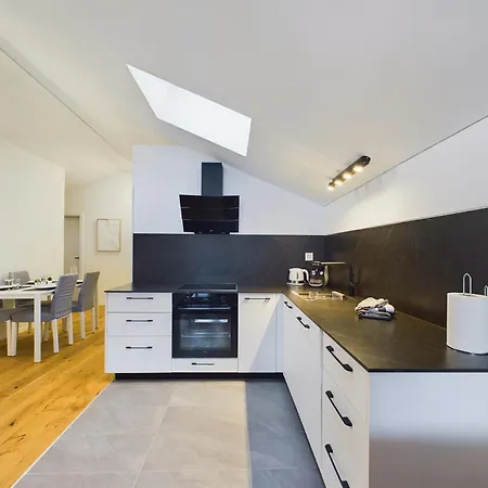 Majestic View Alpine Retreat *