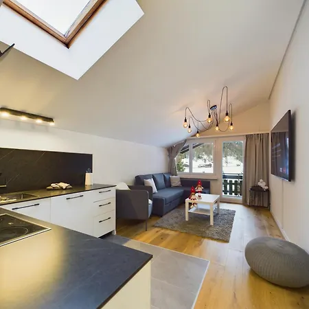 Majestic View Alpine Retreat