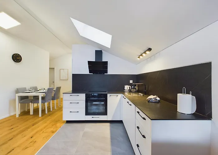 Majestic View Alpine Retreat *