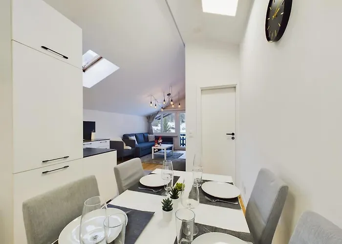 Majestic View Alpine Retreat *