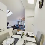 דירה Majestic View Alpine Retreat